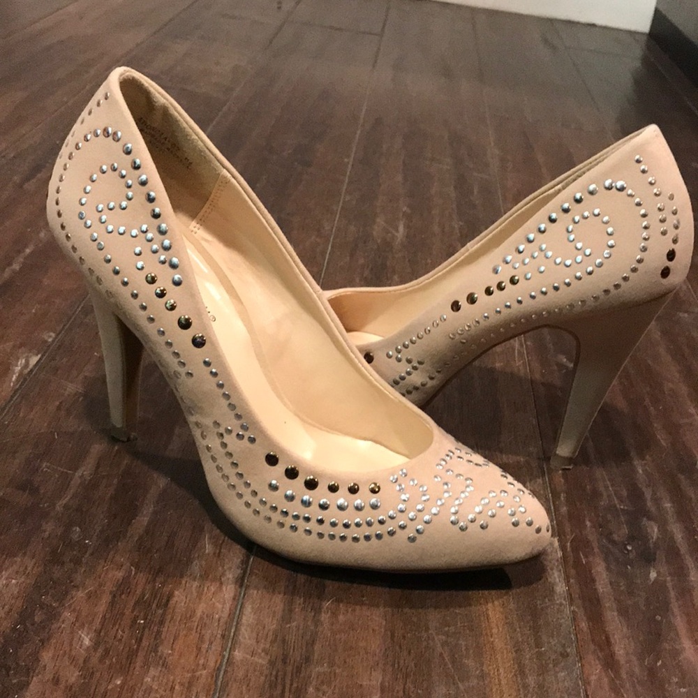 Heels - Picture 2 of 2